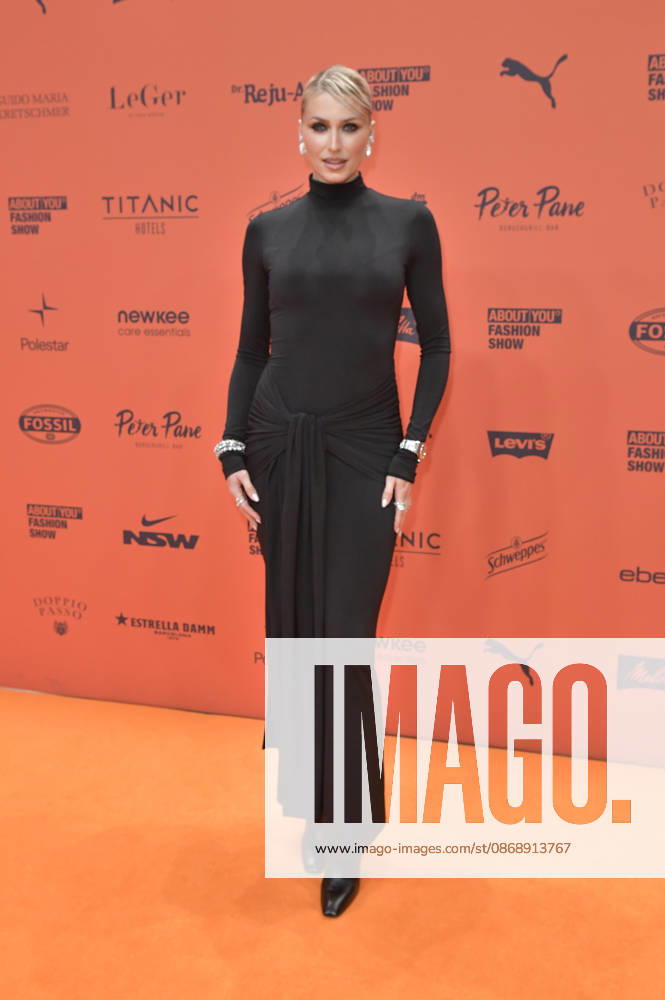 Lena Gercke at the About You Opera 2026 at the Admiralspalast in Berlin, October 7, 2026 Foto:xM.xBehrensx xFuturexImagex about_you_6100