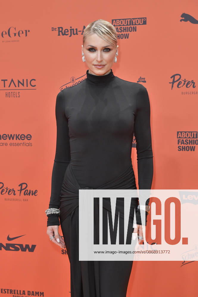 Lena Gercke at the About You Opera 2026 at the Admiralspalast in Berlin, October 7, 2026 Foto:xM.xBehrensx xFuturexImagex about_you_6103