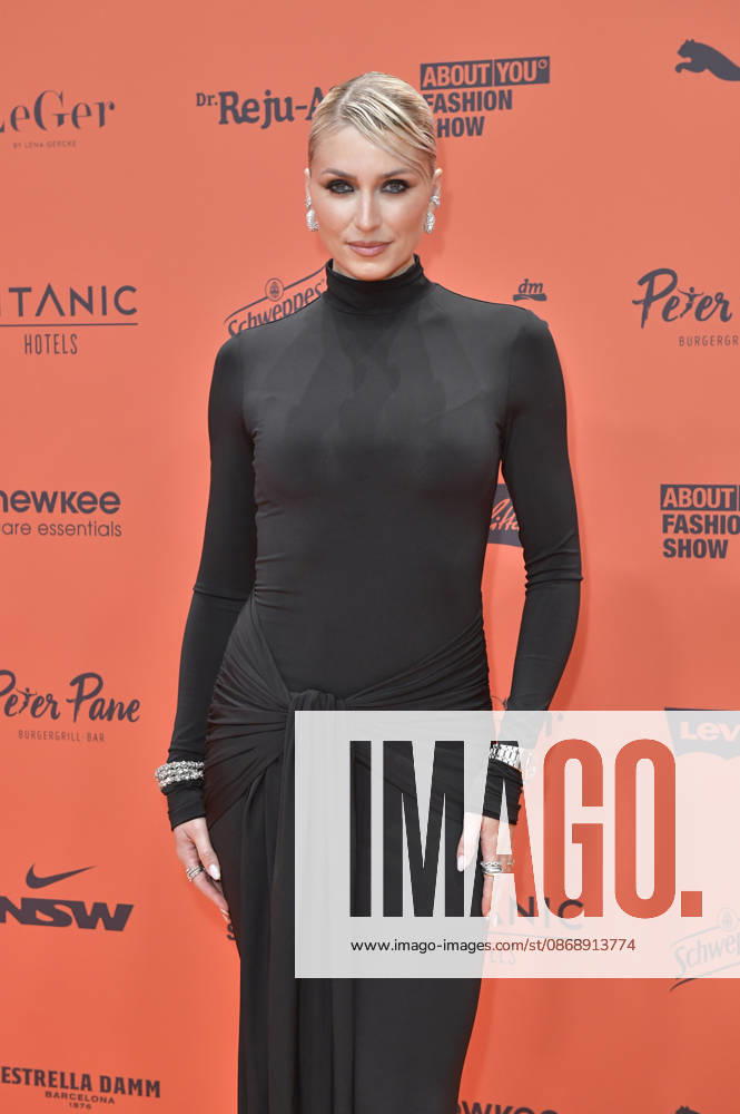 Lena Gercke at the About You Opera 2026 at the Admiralspalast in Berlin, October 7, 2026 Foto:xM.xBehrensx xFuturexImagex about_you_6104