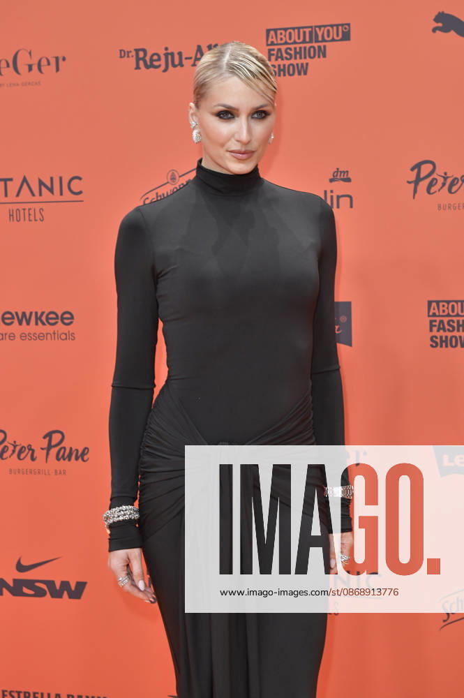 Lena Gercke at the About You Opera 2026 at the Admiralspalast in Berlin, October 7, 2026 Foto:xM.xBehrensx xFuturexImagex about_you_6105