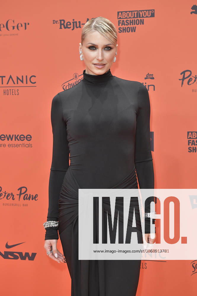 Lena Gercke at the About You Opera 2026 at the Admiralspalast in Berlin, October 7, 2026 Foto:xM.xBehrensx xFuturexImagex about_you_6107