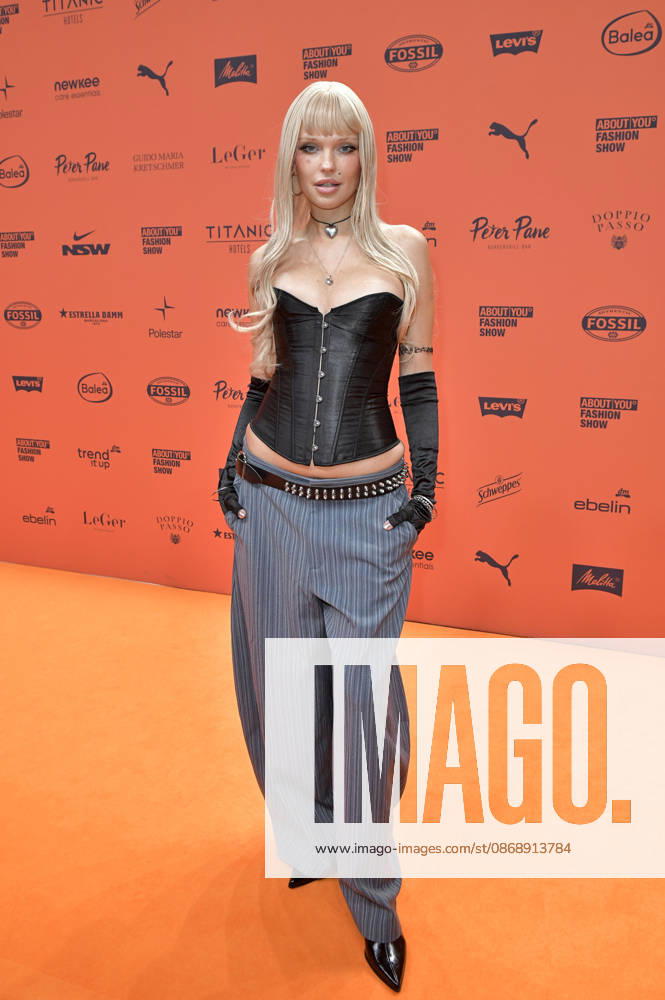 Bonnie Strange at the About You Opera 2026 at the Admiralspalast in Berlin, October 7, 2026 Foto:xM.xBehrensx xFuturexImagex about_you_6109