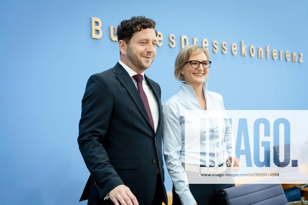 BPK, Alliance 90 The Greens, Franziska Brantner, Felix Banaszak Berlin, BPK, Presentation of the Main Resolution Our Plan for Germany, Franziska Brantner, Federal Chair, Felix Banaszak, Federal Chair, Alliance 90 The Greens Berlin Berlin GER