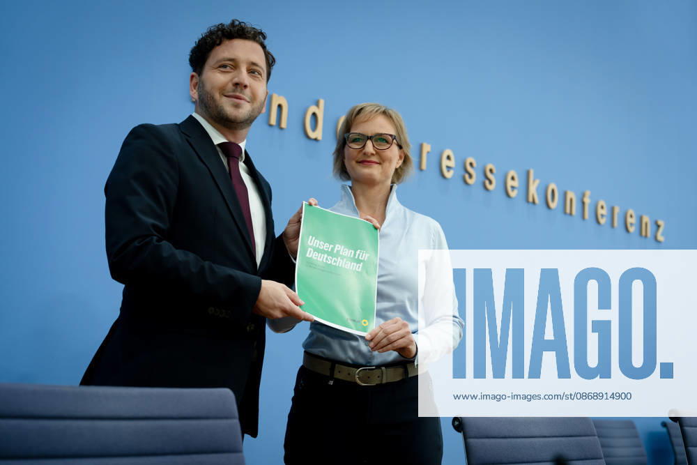 BPK, Alliance 90 The Greens, Franziska Brantner, Felix Banaszak Berlin, BPK, Presentation of the Main Resolution Our Plan for Germany, Franziska Brantner, Federal Chair, Felix Banaszak, Federal Chair, Alliance 90 The Greens Berlin Berlin GER