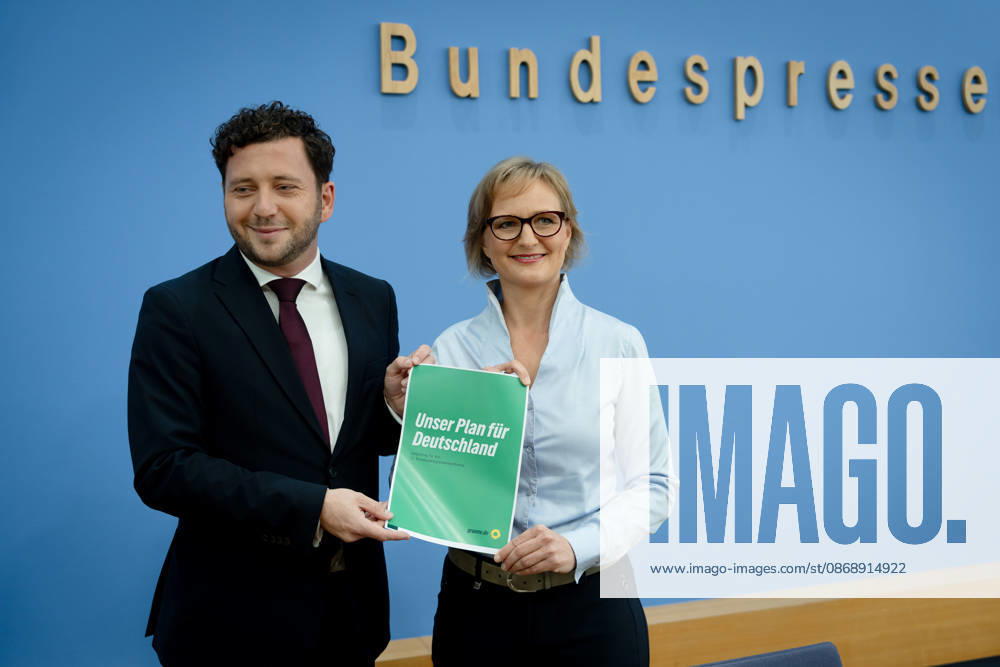 BPK, Alliance 90 The Greens, Franziska Brantner, Felix Banaszak Berlin, BPK, Presentation of the Main Resolution Our Plan for Germany, Franziska Brantner, Federal Chair, Felix Banaszak, Federal Chair, Alliance 90 The Greens Berlin Berlin GER