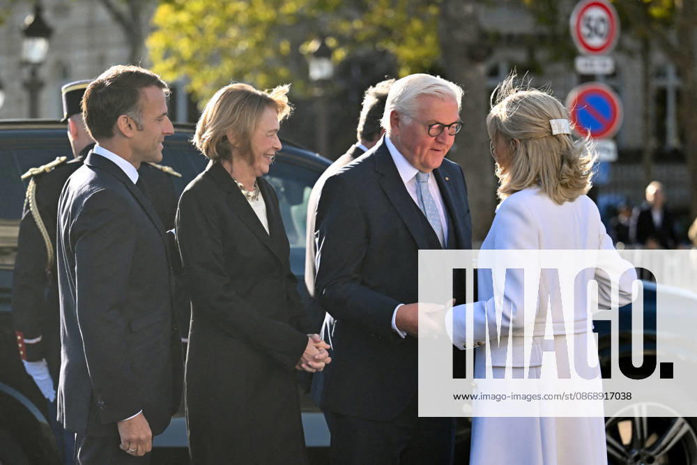 President Emmanuel Macron, Brigitte Macron, Frank-Walter Steinmeier, President of Germany, Elke Büdenbender at a ceremony at the Arc de Triomphe in Paris on October 8, 2026, in honor of the state visit of the President of Germany and his wife to France. Christian Liewig Bestimage President Emmanuel Macron and his wife Brigitte Macron welcome Frank-Walter Steinmeier, President of Germany, and his wife Elke Büdenbender for a ceremony at the Arc de Triomphe in Paris on October 8, 2026, Paris, France