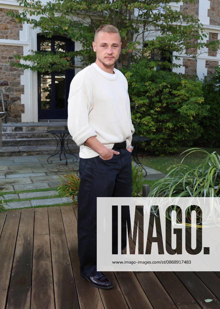 Ben Hardy Jury photocall at the 37th edition of the Dinard British Film Festival on October 8, 2026 Denis Guignebourg Bestimage Jury photocall at the 37th edition of the Dinard British Film Festival on October 8, 2026 Dinard, France