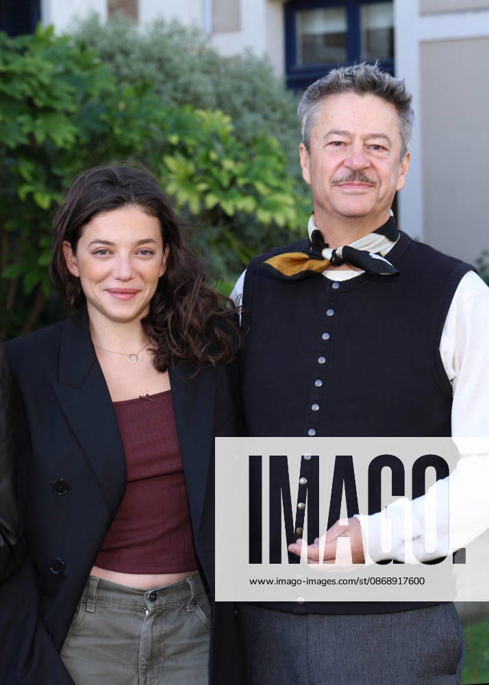 Zoe Adjani and Thibault de Montalembert Jury photocall at the 37th edition of the Dinard British Film Festival on October 8, 2026 Denis Guignebourg Bestimage Jury photocall at the 37th edition of the Dinard British Film Festival on October 8, 2026
