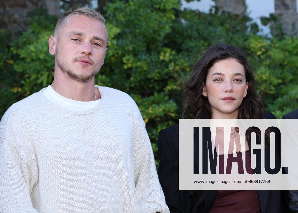 Ben Hardy and Zoe Adjani Jury photocall at the 37th edition of the Dinard British Film Festival on October 8, 2026 Denis Guignebourg Bestimage Jury photocall at the 37th edition of the Dinard British Film Festival on October 8, 2026 Dinard, France
