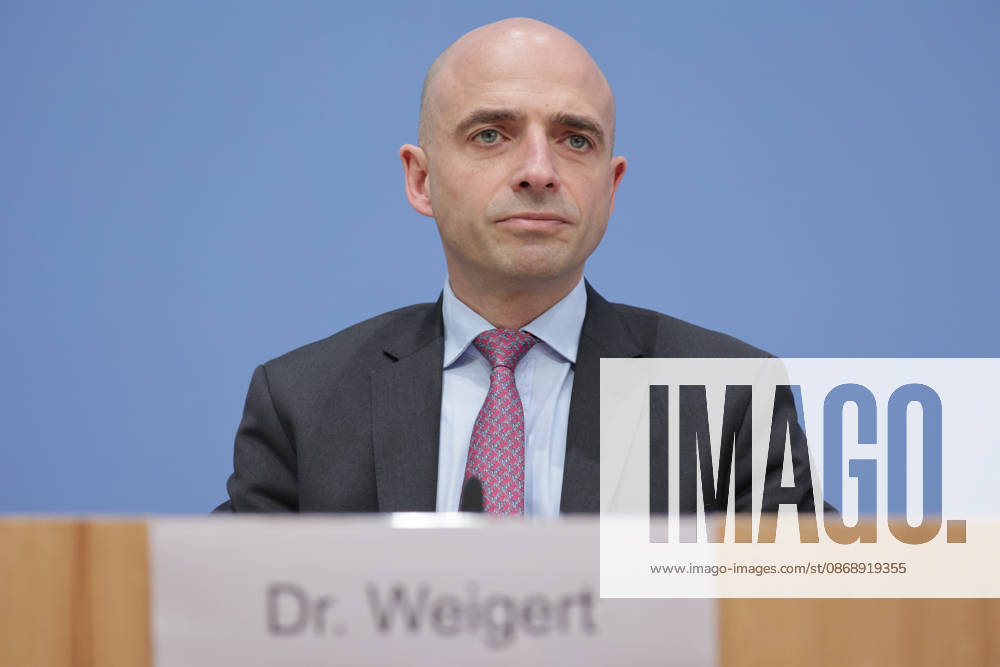 Dr. Benjamin Weigert, Head of the Economic Affairs Division at the Federal Ministry for Economic Affairs and Energy, press conference on the presentation of the Federal Government’s Fall 2026 Economic Forecast, Berlin