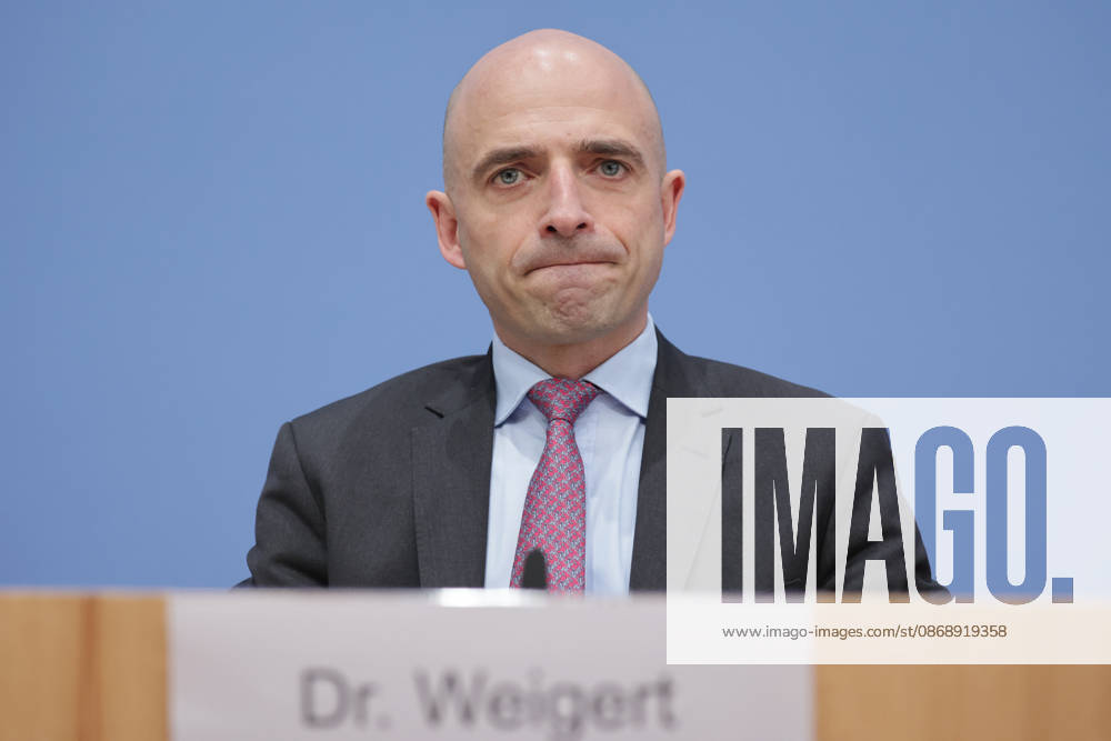 Dr. Benjamin Weigert, Head of the Economic Affairs Division at the Federal Ministry for Economic Affairs and Energy, press conference on the presentation of the Federal Government’s Fall 2026 Economic Forecast, Berlin