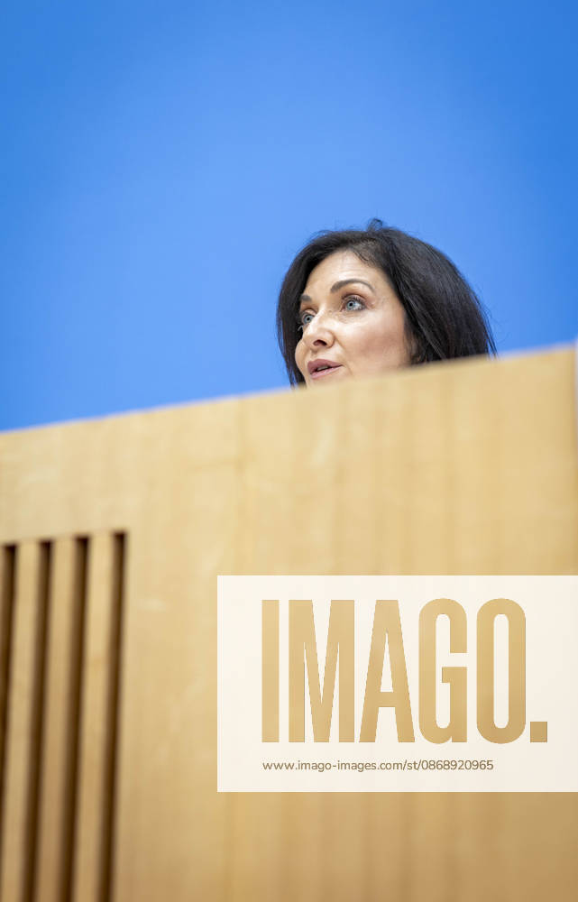 Katherina Reiche, Federal Minister of Economic Affairs and Energy, presents the federal government s Fall 2026 Economic Forecast at a federal press conference in Berlin on October 8, 2026, Berlin, Germany