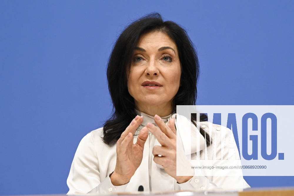 ABB BPK Federal Minister of Economic Affairs and Energy Katherina Reiche Presentation of the Federal Government s Fall 2026 Economic Forecast at the BPK Federal Press Conference in Berlin on October 8, 2026, Berlin, Germany