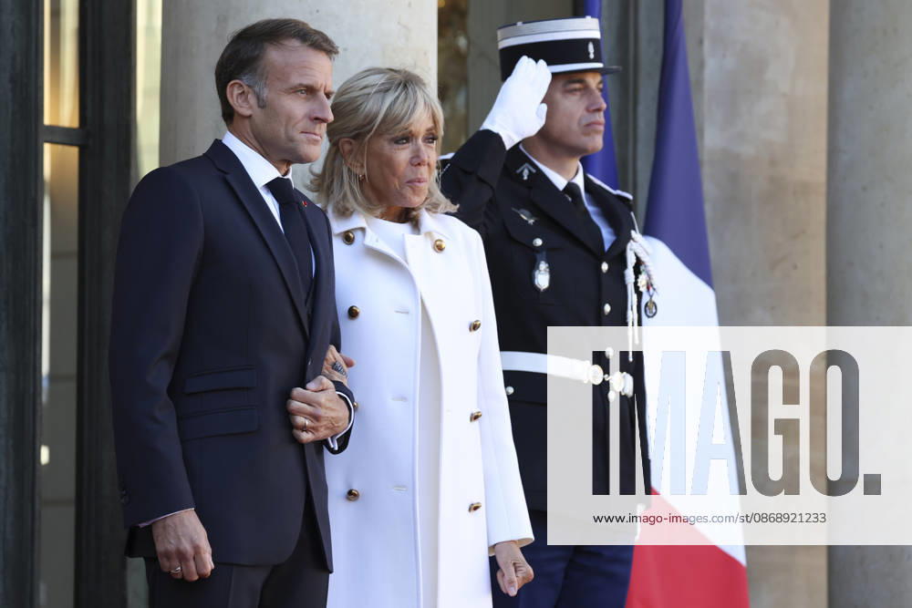 Accueil de Frank-Walter Steinmeier, PrÃ sident de la RÃ publique fÃ dÃ rale d Allemagne et de Elke Budenbender par Emmanuel Macron, PrÃ sident de la RÃ publique et Brigitte Macron ce jeudi 8 octobre au palais de lElysÃ e