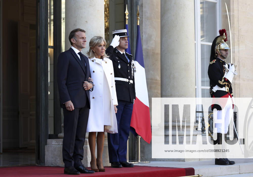 Accueil de Frank-Walter Steinmeier, PrÃ sident de la RÃ publique fÃ dÃ rale d Allemagne et de Elke Budenbender par Emmanuel Macron, PrÃ sident de la RÃ publique et Brigitte Macron ce jeudi 8 octobre au palais de lElysÃ e
