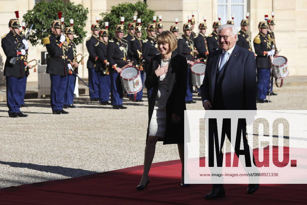 Accueil de Frank-Walter Steinmeier, Prà sident de la Rà publique fà dà rale d Allemagne et de Elke Budenbender par Emmanuel Macron, Prà sident de la Rà publique et Brigitte Macron ce jeudi 8 octobre au palais de lElysà e