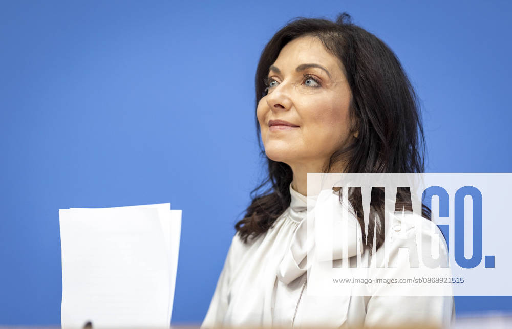 Katherina Reiche, Federal Minister of Economic Affairs and Energy, presents the federal government s Fall 2026 Economic Forecast at a federal press conference in Berlin on October 8, 2026, Berlin, Germany