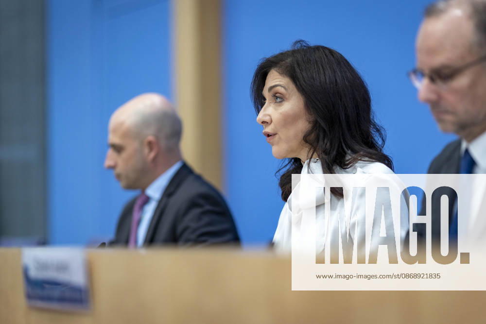 Katherina Reiche, Federal Minister of Economic Affairs and Energy, presents the federal government s Fall 2026 Economic Forecast at a federal press conference in Berlin on October 8, 2026, Berlin, Germany
