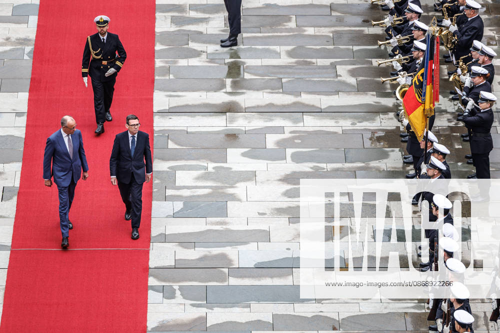 Welcome for the Prime Minister of the United Kingdom of Great Britain Welcome for Andrew Burnham, Prime Minister of the United Kingdom of Great Britain and Northern Ireland, by Federal Chancellor Friedrich Merz (CDU) in Berlin on October 8, 2026 Berlin, Berlin, Germany, Federal Chancellery