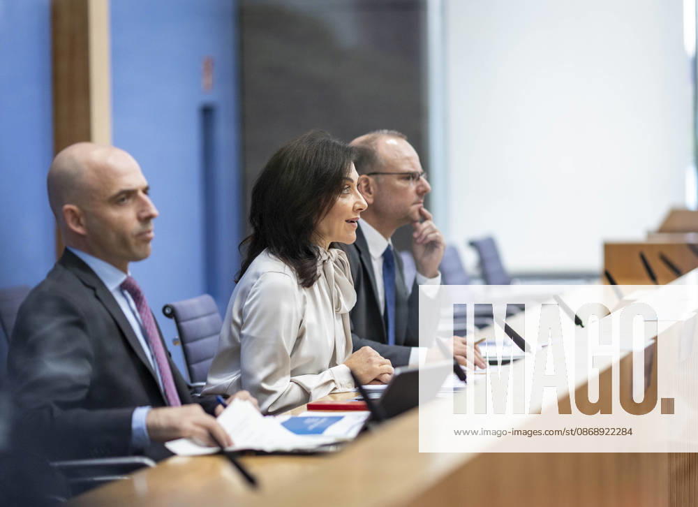 Katherina Reiche, Federal Minister of Economic Affairs and Energy, presents the federal government s Fall 2026 Economic Forecast at a federal press conference in Berlin on October 8, 2026, Berlin, Germany