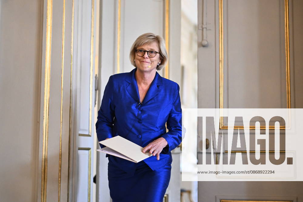 Ingrid Carlberg, Permanent Secretary of the Swedish Academy, announces that Canadian author Anne Carson has been awarded the 2026 Nobel Prize in Literature at Börshuset in Stockholm, Sweden, on October 8, 2026. STOCKHOLM, SWEDEN