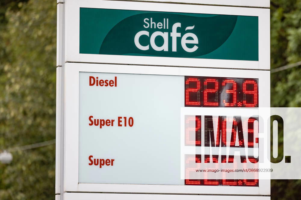 What is the outlook for fuel prices? Fuel prices remain at very high levels. The so-called gasoline rebate has been in effect since October 1, 2026. The federal government