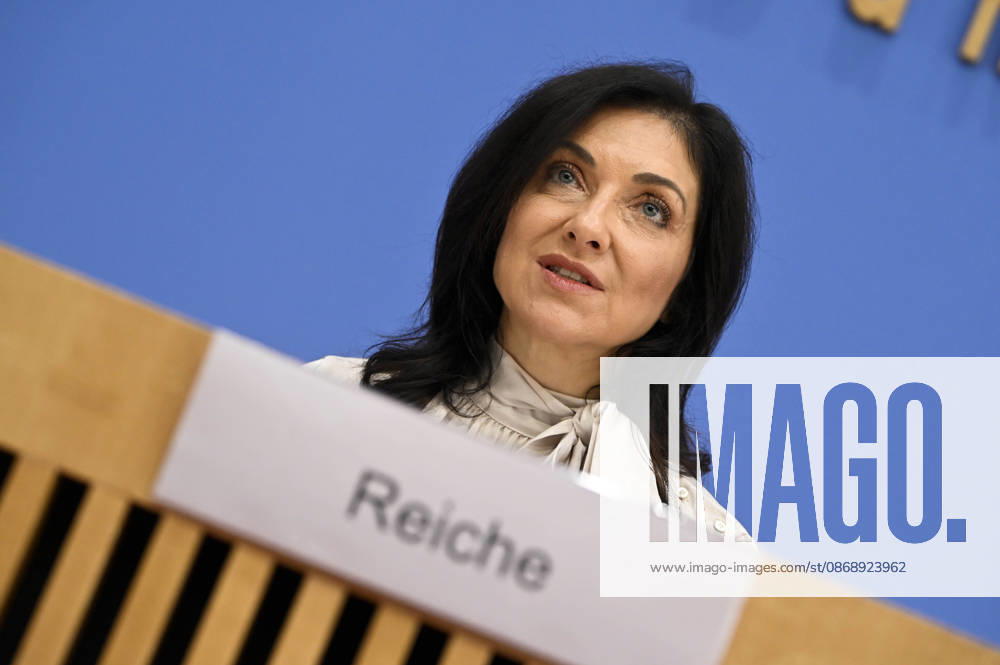 ABB BPK Federal Minister of Economic Affairs and Energy Katherina Reiche Presentation of the Federal Government s Fall 2026 Economic Forecast at the BPK Federal Press Conference in Berlin on October 8, 2026, Berlin, Germany