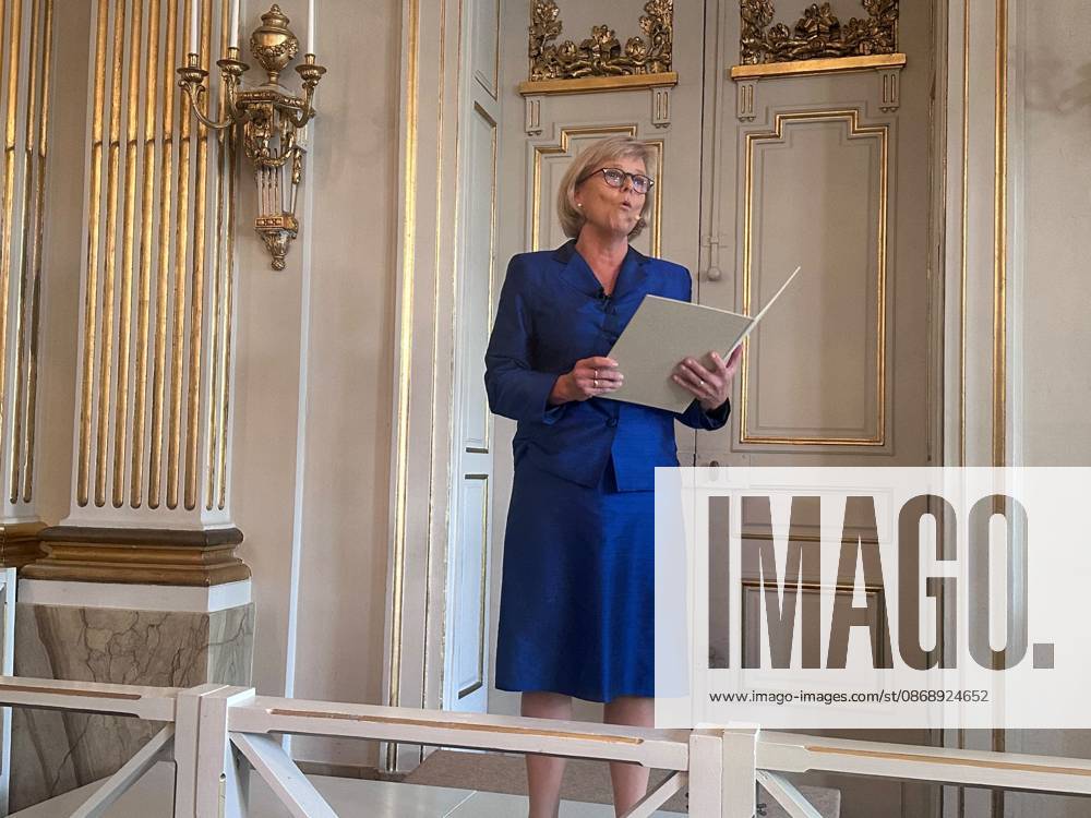 2026 Nobel Prize in Literature awarded to Canadian writer Anne Carson STOCKHOLM, SWEDEN - OCTOBER 08: Ingrid Carlberg, Permanent Secretary of the Swedish Academy, announces the winner of the 2026 Nobel Prize in Literature during a press conference at the Swedish Academy in Stockholm, Sweden, on October 08, 2026. The prize is awarded to 76-year-old Canadian writer and poet Anne Carson for her bold and innovative works that create new forms for contemporary literature in a playful dialogue with the classical tradition. Atila Altuntas Anadolu Stockholm Sweden. Editorial use only. Please get in touch for any other usage.