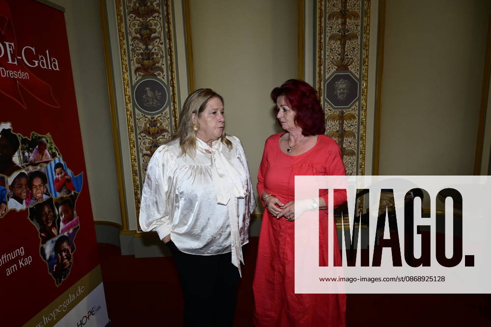 Kathy Kelly and Viola Klein at the press conference and presentation of the 16th HOPE Award for the 18th HOPE Gala in Dresden at the Schauspielhaus Dresden, Dresden