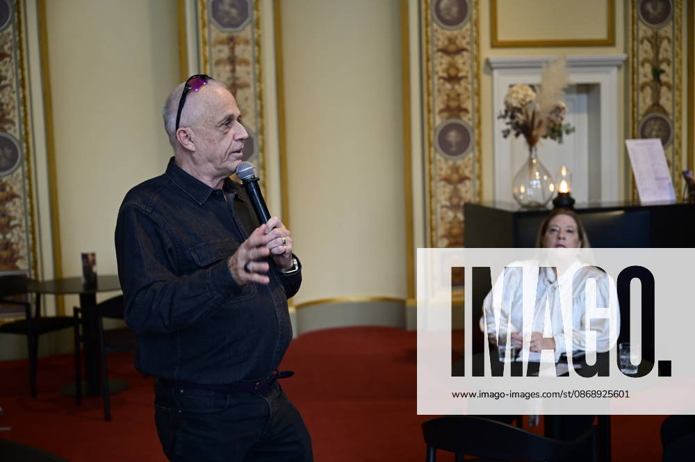 Stefan Hippler and Kathy Kelly at the press conference and presentation of the 16th HOPE Award at the 18th HOPE Gala in Dresden at the Schauspielhaus Dresden, Dresden