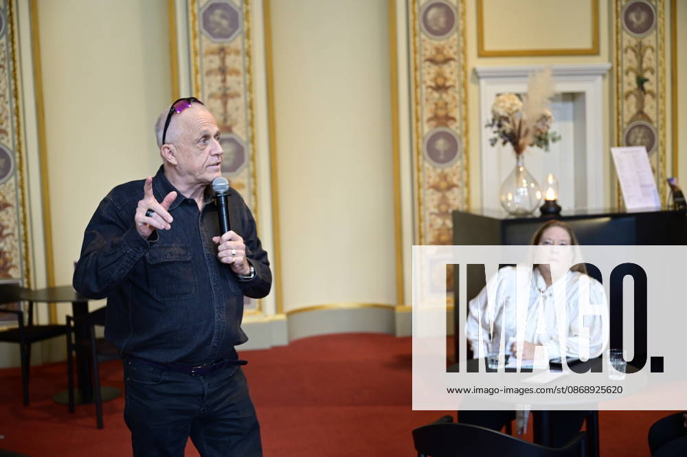 Stefan Hippler and Kathy Kelly at the press conference and presentation of the 16th HOPE Award at the 18th HOPE Gala in Dresden at the Schauspielhaus Dresden, Dresden