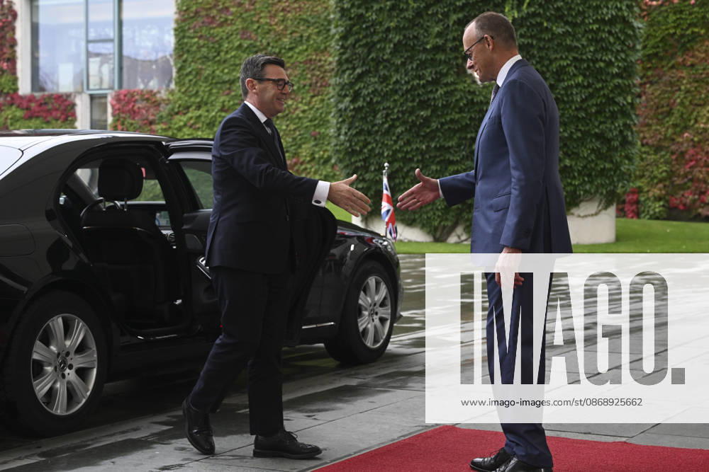British Prime Minister Burnham welcomed with military ceremony in Berlin BERLIN, GERMANY - OCTOBER 8: German Chancellor Friedrich Merz (R) welcomes British Prime Minister Andy Burnham (L) with a military ceremony at the Federal Chancellery in Berlin, Germany, on October 8, 2026. Halil Sagirkaya Anadolu Berlin Germany. Editorial use only. Please get in touch for any other usage.