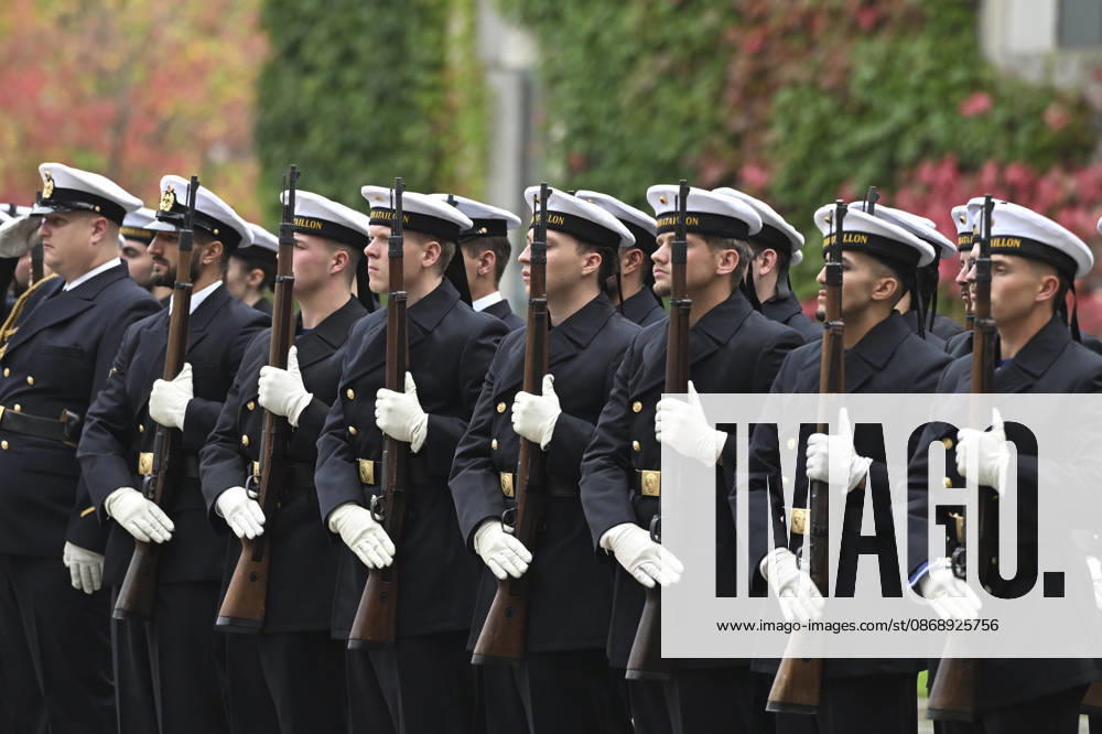 British Prime Minister Burnham welcomed with military ceremony in Berlin BERLIN, GERMANY - OCTOBER 8: Members of the military guard of honor stand in formation during a welcoming ceremony for British Prime Minister Andy Burnham, hosted by German Chancellor Friedrich Merz at the Federal Chancellery in Berlin, Germany, on October 8, 2026. Halil Sagirkaya Anadolu Berlin Germany. Editorial use only. Please get in touch for any other usage.