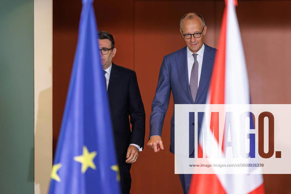 Exchange of the instruments of ratification of the Kensington Treaty by Federal Chancellor Friedrich Merz (CDU) and the Prime Minister of the United Kingdom of Great Britain and Northern Ireland, Andrew Burnham Exchange of the instruments of ratification of the Kens