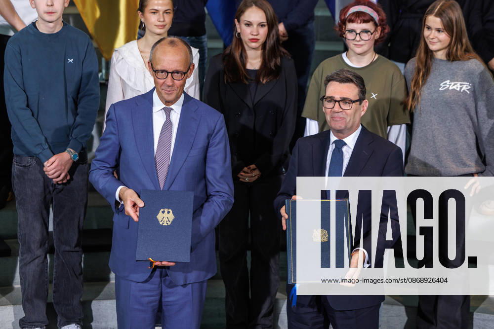 Exchange of the instruments of ratification of the Kensington Treaty by Federal Chancellor Friedrich Merz (CDU) and the Prime Minister of the United Kingdom of Great Britain and Northern Ireland, Andrew Burnham Exchange of the instruments of ratification of the Kens