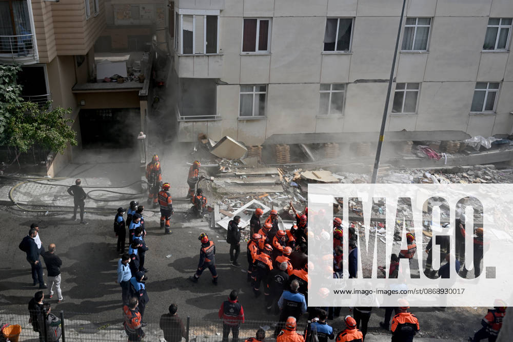 Partial collapse occurs in 7-story building in Istanbul s Maltepe district ISTANBUL, TURKIYE - OCTOBER 08: Search and rescue personnel, including firefighters, AFAD, UMKE, and police teams initiate a controlled demolition to safely reach three people trapped under rubble after the lower three floors of a seven-story residential building collapsed for undetermined reasons in the Maltepe district of Istanbul, Turkiye, on October 08, 2026. Ahmet Okatali Anadolu Istanbul Turkey. Editorial use only. Please get in touch for any other usage.