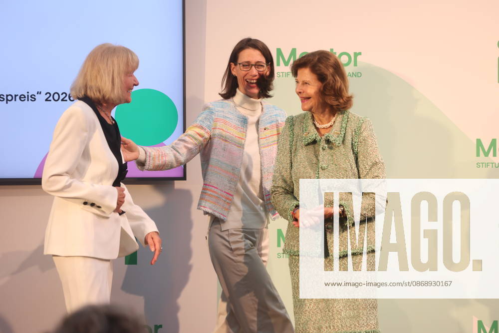 Queen Silvia of Sweden Presents Award on Mainau Island, Konstanz, Mainau, 0810 2026 Her Majesty Queen Silvia of Sweden presents the Mentor Award at a ceremony marking the 10th anniversary of the Mentor Foundation Germany in Baden-Württemberg, Germany