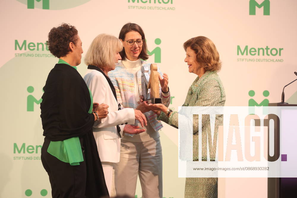Queen Silvia of Sweden Presents Award on Mainau Island, Konstanz, Mainau, 0810 2026 Her Majesty Queen Silvia of Sweden presented the Mentor Award at a ceremony marking the 10th anniversary of the Mentor Foundation Germany. During the presentation, the award slipped from her hands and landed on the feet of the recipient. In Baden-Württemberg, Germany