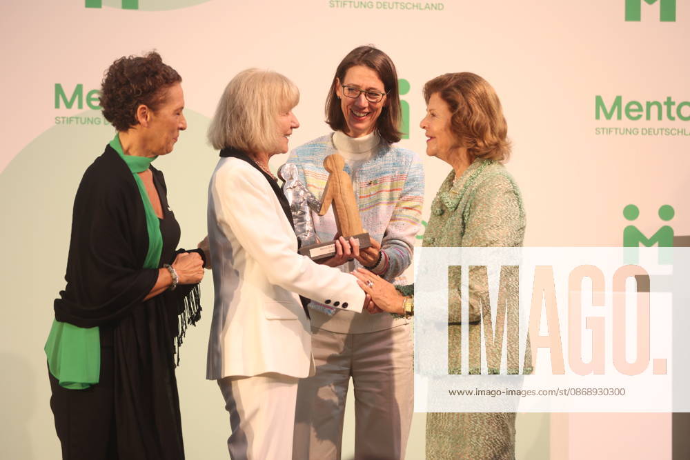 Queen Silvia of Sweden Presents Award on Mainau Island, Konstanz, Mainau, 0810 2026 Her Majesty Queen Silvia of Sweden presented the Mentor Award at a ceremony marking the 10th anniversary of the Mentor Foundation Germany. During the presentation, the award slipped from her hands and landed on the feet of the recipient. In Baden-Württemberg, Germany
