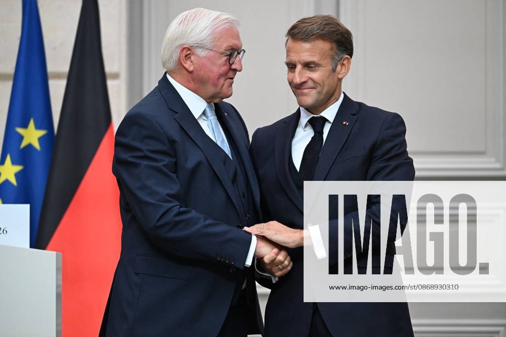 French And German Presidents Press Conference - Paris French President Emmanuel Macron and German President Frank Walter Steinmeier hold a joint press conference at the Elysee Palace in Paris, France on Undated. Photo by Eric Tschaen Pool ABACAPRESS.COM PARIS IDF France