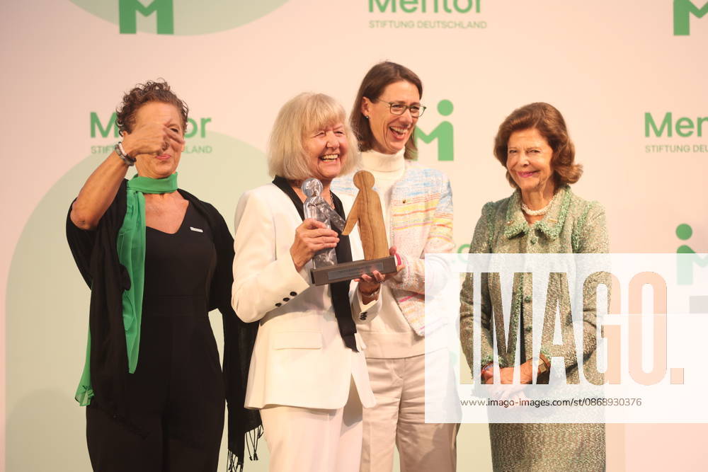 Queen Silvia of Sweden Presents Award on Mainau Island, Konstanz, Mainau, 0810 2026 Her Majesty Queen Silvia of Sweden presented the Mentor Award at a ceremony marking the 10th anniversary of the Mentor Foundation Germany. During the presentation, the award slipped from her hands and landed on the feet of the recipient. In Baden-Württemberg, Germany