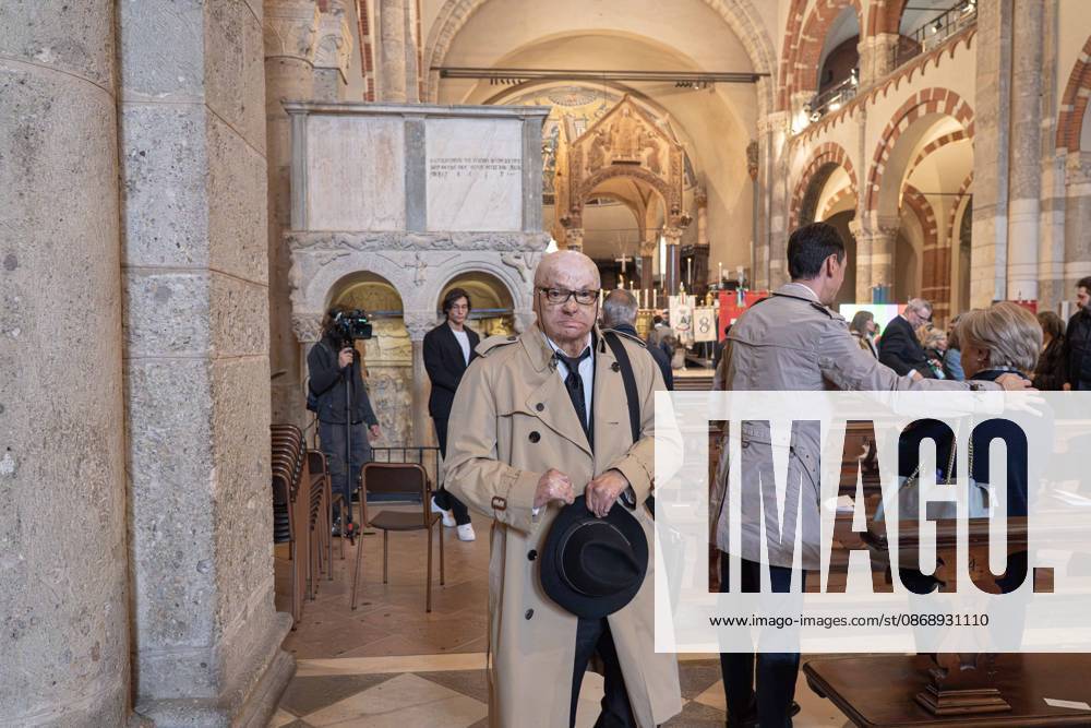 IPA89429990 - Milan, October 8, 1926, Basilica of SantAmbrogio, Eucharistic celebration marking the 25th anniversary of the Linate plane crash Pictured: Pasquale Padovano, a survivor of the crash