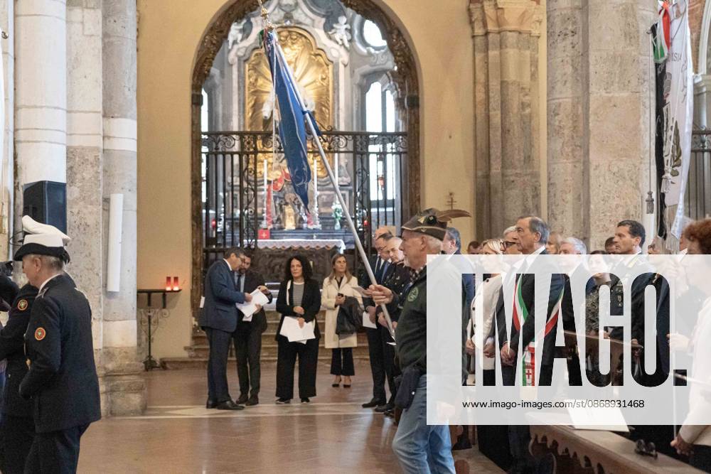 IPA89429908 - Milan, October 8, 1926, Basilica of Saint Ambrose, Eucharistic celebration marking the 25th anniversary of the Linate plane crash