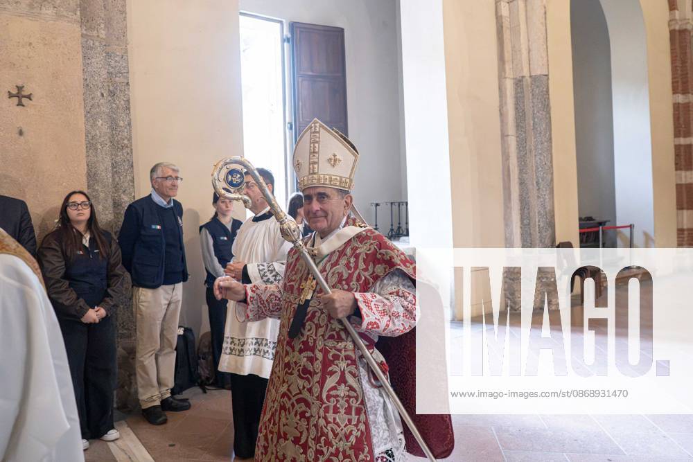 IPA89429911 - Milan, October 8, 26, Basilica of St. Ambrose, Eucharistic celebration marking the 25th anniversary of the Linate plane crash Pictured: Mario Delpini, Archbishop of Milan