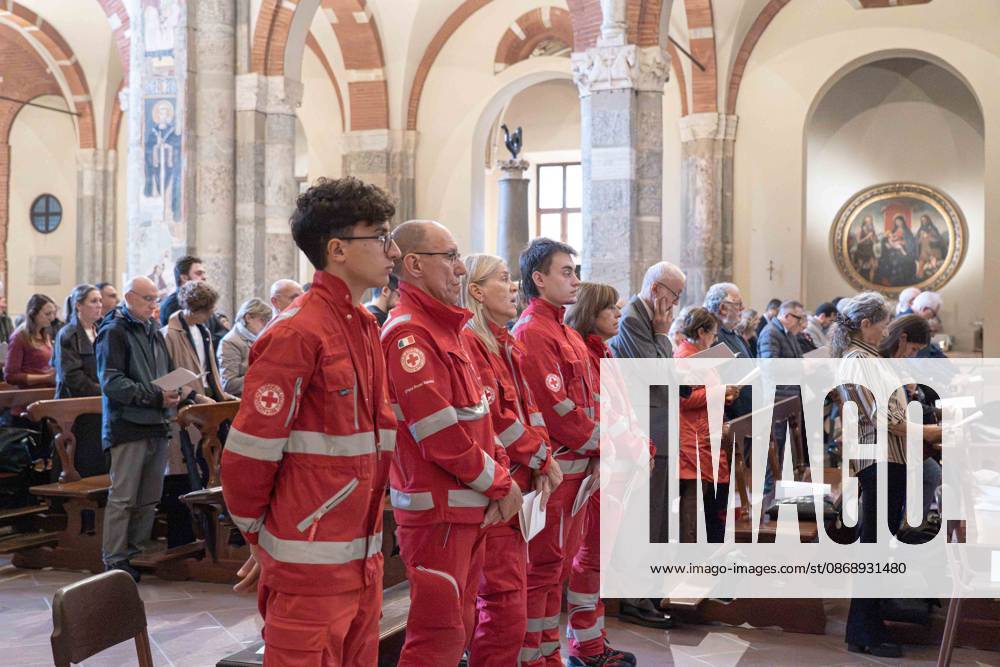 IPA89429927 - Milan, October 8, 26, Basilica of St. Ambrose, Eucharistic celebration marking the 25th anniversary of the Linate plane crash