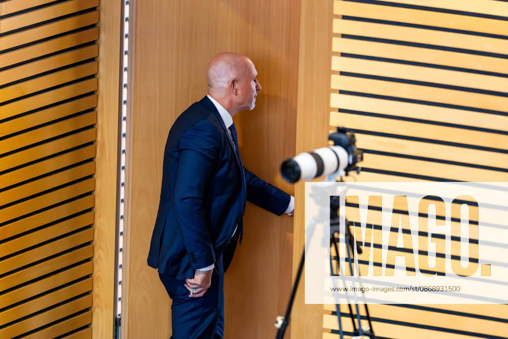 GER, Politics News, 8th Legislative Session, 57th Plenary Session in the Plenary Hall of the Thuringian State Parliament; Steffen Quasebarth of Thuringia Gerecht fails to win the first round of voting for Vice President of the Thuringian State Parliament; 99096 Erfurt; Thuringian State Parliament; Thuringia; Germany