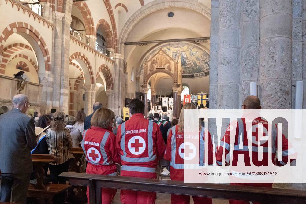 IPA89429922 - Milan, October 8, 1926, Basilica of Saint Ambrose, Eucharistic celebration marking the 25th anniversary of the Linate plane crash