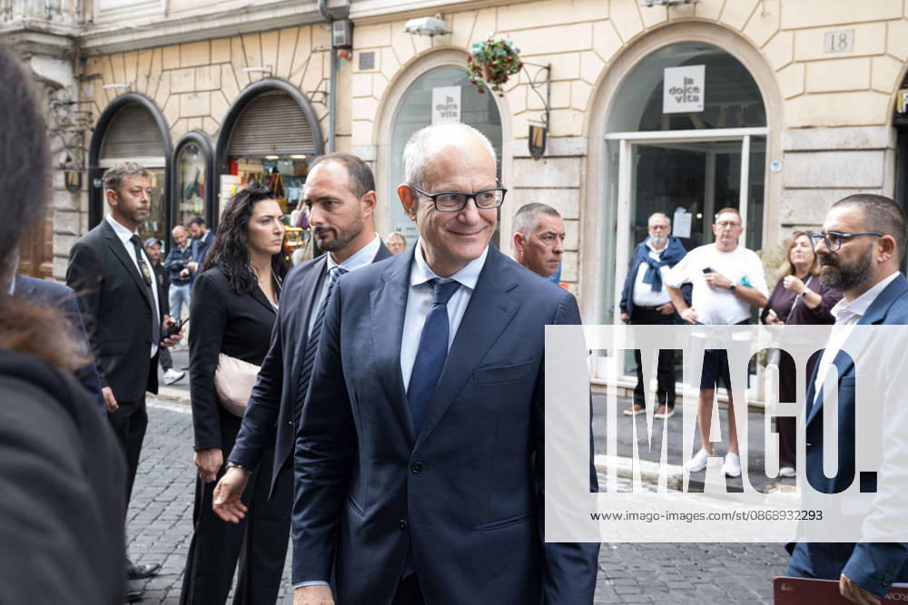 IPA89429523 - Rome Mayor Roberto Gualtieri upon arrival at the Teatro Sistina for the celebrations marking the 150th anniversary of the *Corriere della Sera*, in Rome, Italy, on October 8, 2026. Flavio Brancaleone Fotogramma