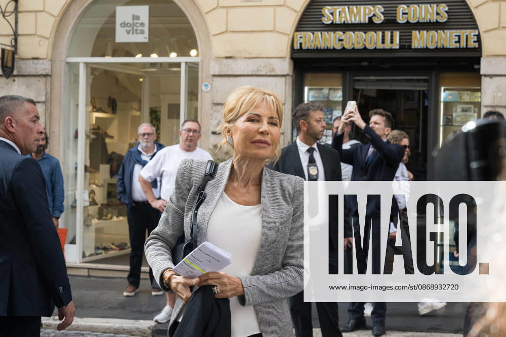 IPA89429525 - Journalist Lilli Gruber arrives at the Teatro Sistina for the celebrations marking the 150th anniversary of the *Corriere della Sera* in Rome, Italy, on October 8, 2026. Flavio Brancaleone Fotogramma