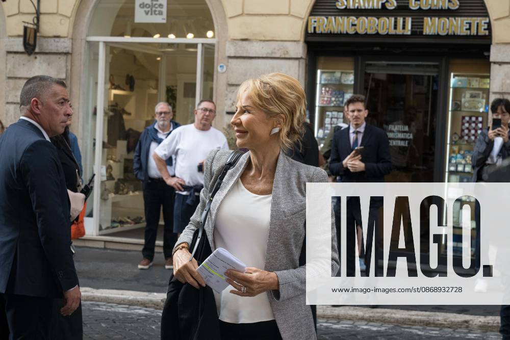 IPA89429528 - Journalist Lilli Gruber arrives at the Teatro Sistina for the celebrations marking the 150th anniversary of the *Corriere della Sera* in Rome, Italy, on October 8, 2026. Flavio Brancaleone Fotogramma
